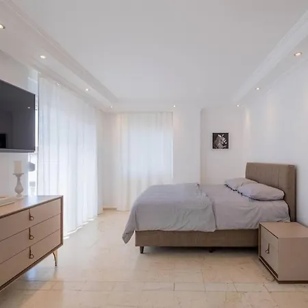 Lovely Spacious Sea-view Willa Alanya